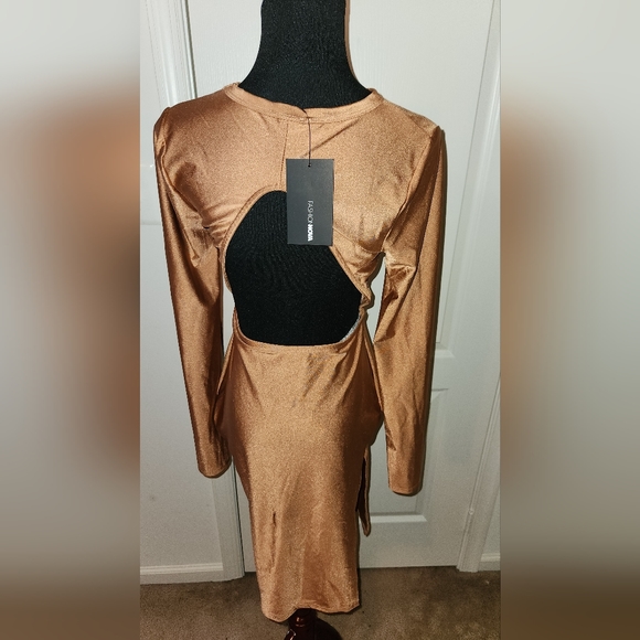 NWT! FASHION NOVA DRESS! - Picture 2 of 9